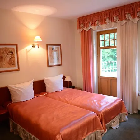 Pod Debami Gæstehus 4*