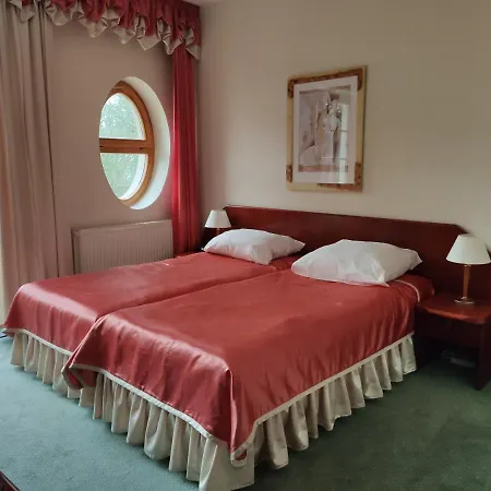 Pod Debami Świnoujście (Swinemünde)