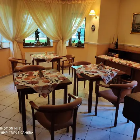 Pod Debami Gæstehus